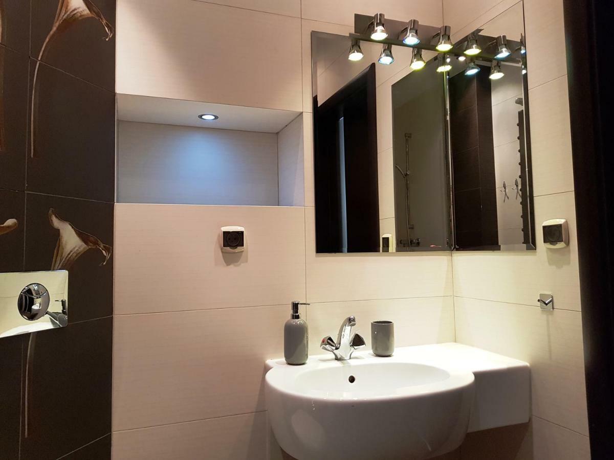 Apartamento Apartament "Cleopatra 5" Przy Rynku Z Parkingiem, Faktury Vat Kielce Exterior foto